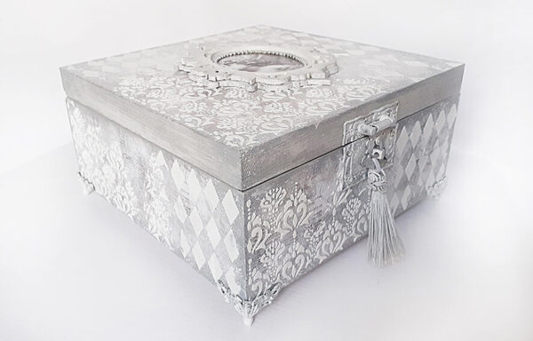 Pudełko z aniołem A