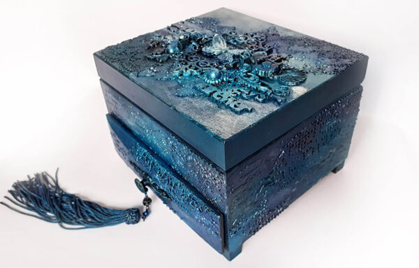 Toaletka z motylem 2