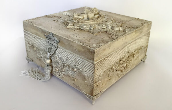 Pudełko z aniołem D